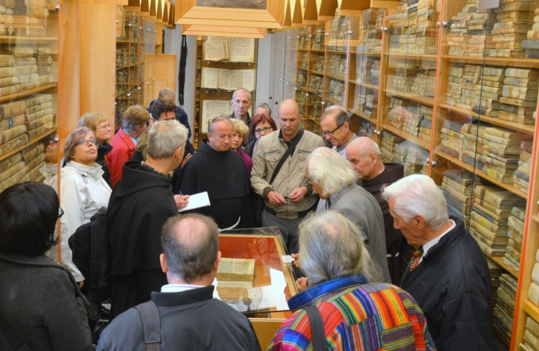 Frančiškanski Samostan Koper - Knjižnica Frančiškanski Samostan Koper - Knjižnica