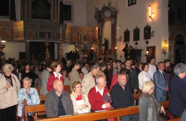 Frančiškanski Samostan Koper - blagoslov študentskega centra in središča Rotunda Frančiškanski Samostan Koper - blagoslov študentskega centra in središča Rotunda