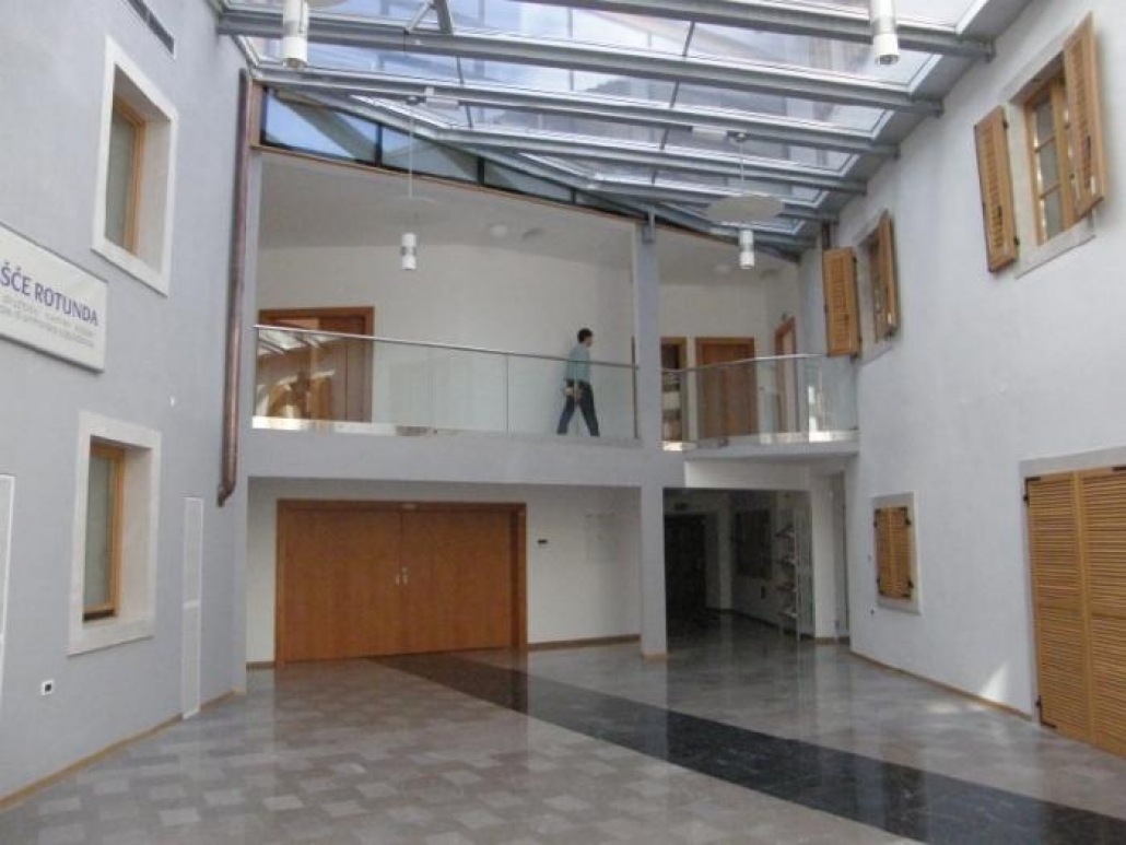 Frančiškanski Samostan Koper - Središče Rotunda